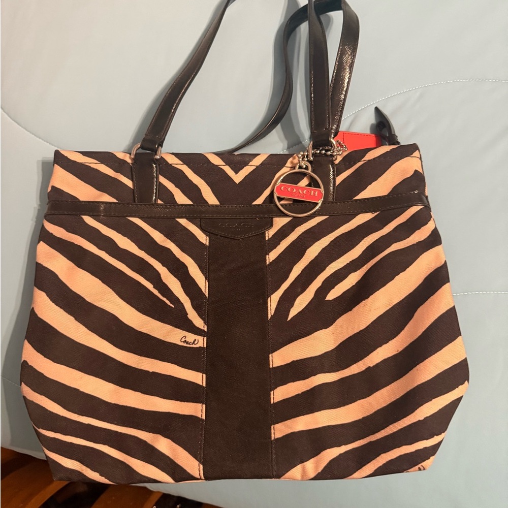 Coach Black and Cream Tote Bag with Animal Print - Picture 3 of 3